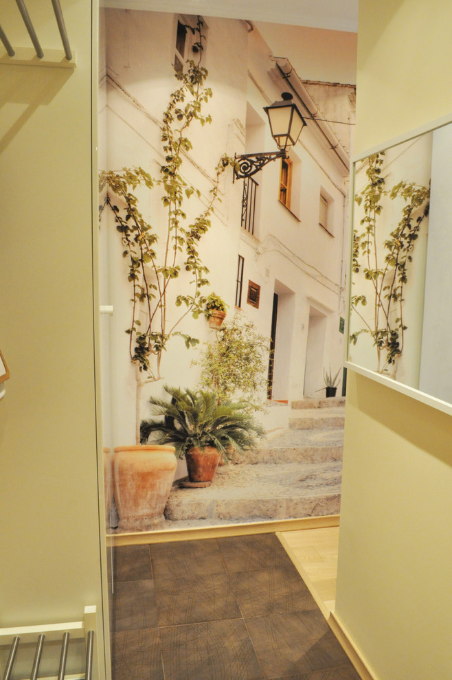 м. Молодежная