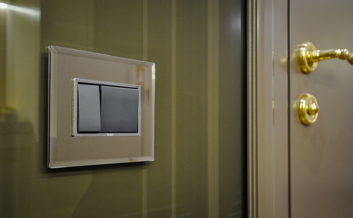 Облицовка стен стеклом