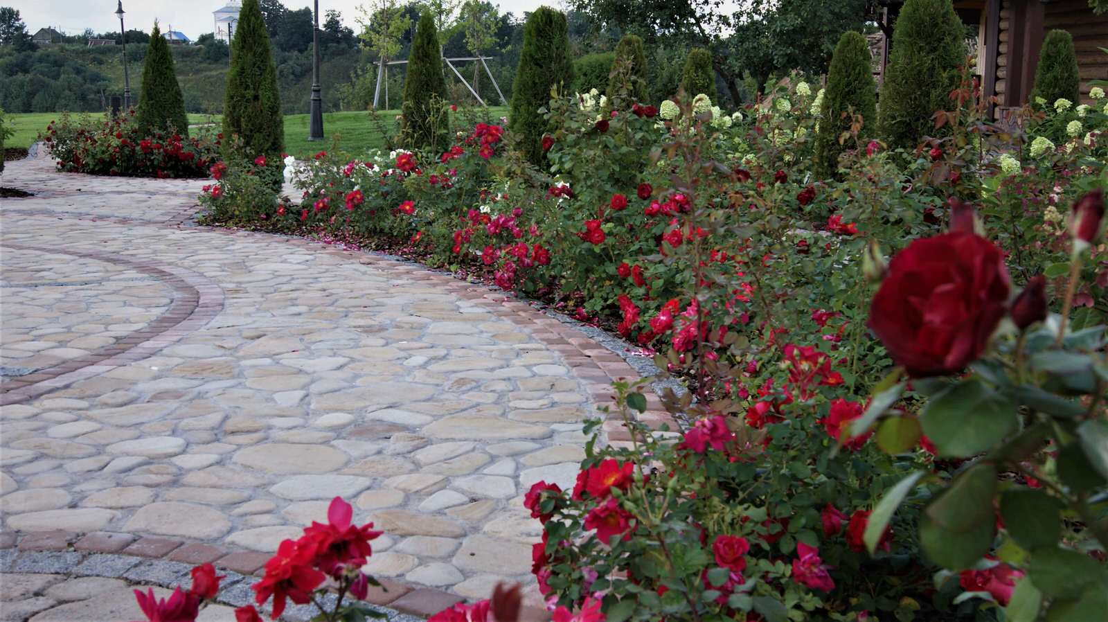 ИЗ ВАРЯГ В ГРЕКИ