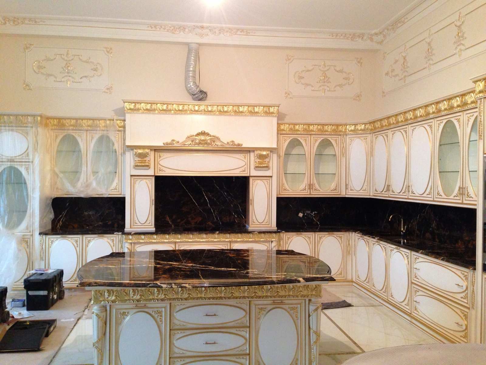 Кемень, керамика.