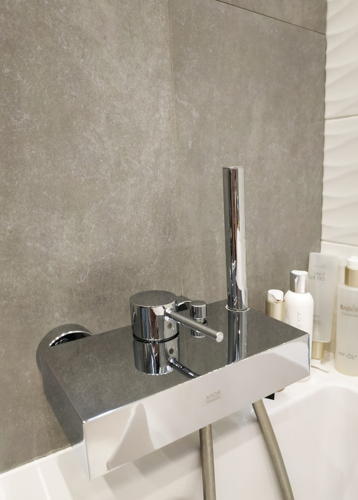 Смеситель для ванны.