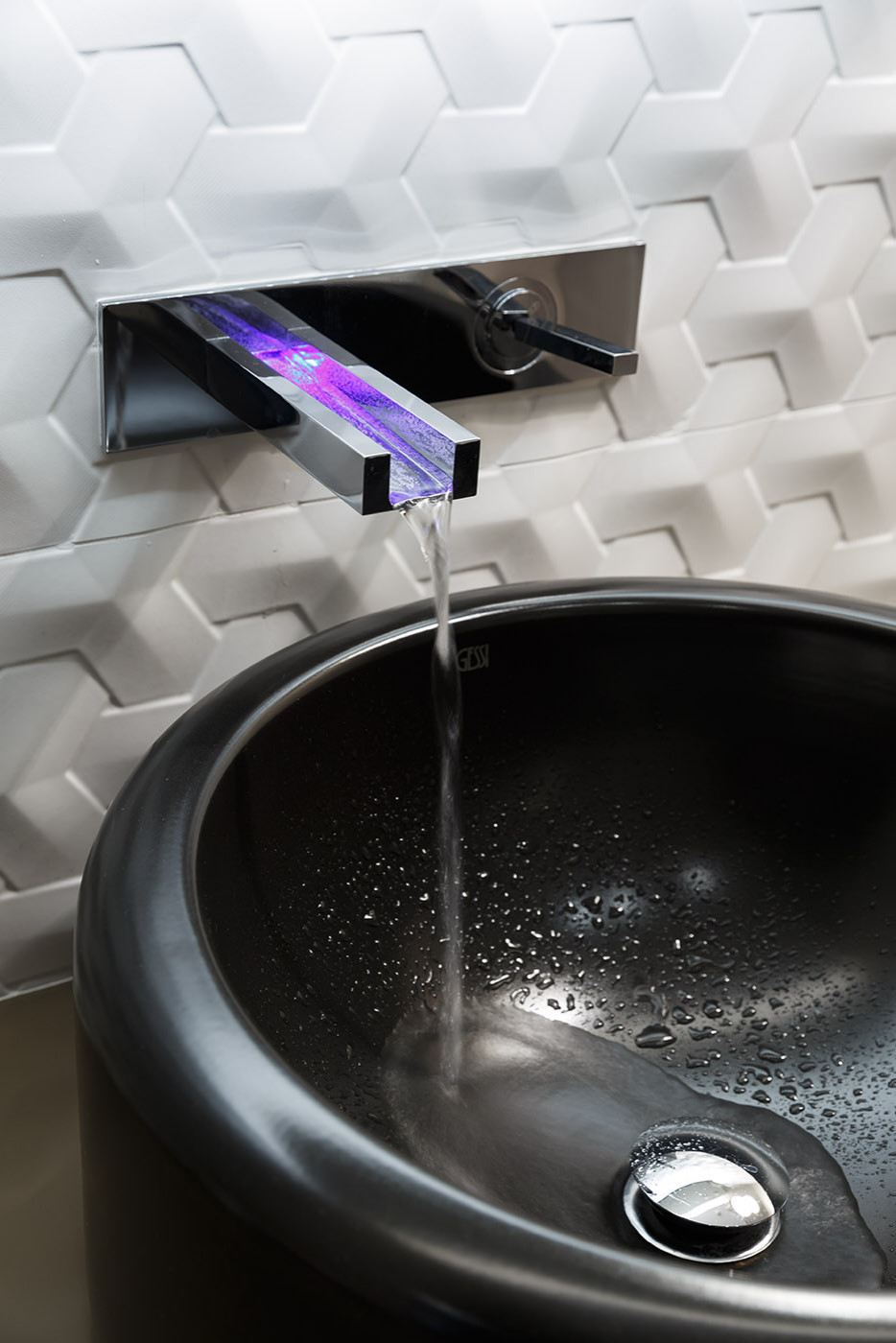 Детали интерьера гостевого санузла