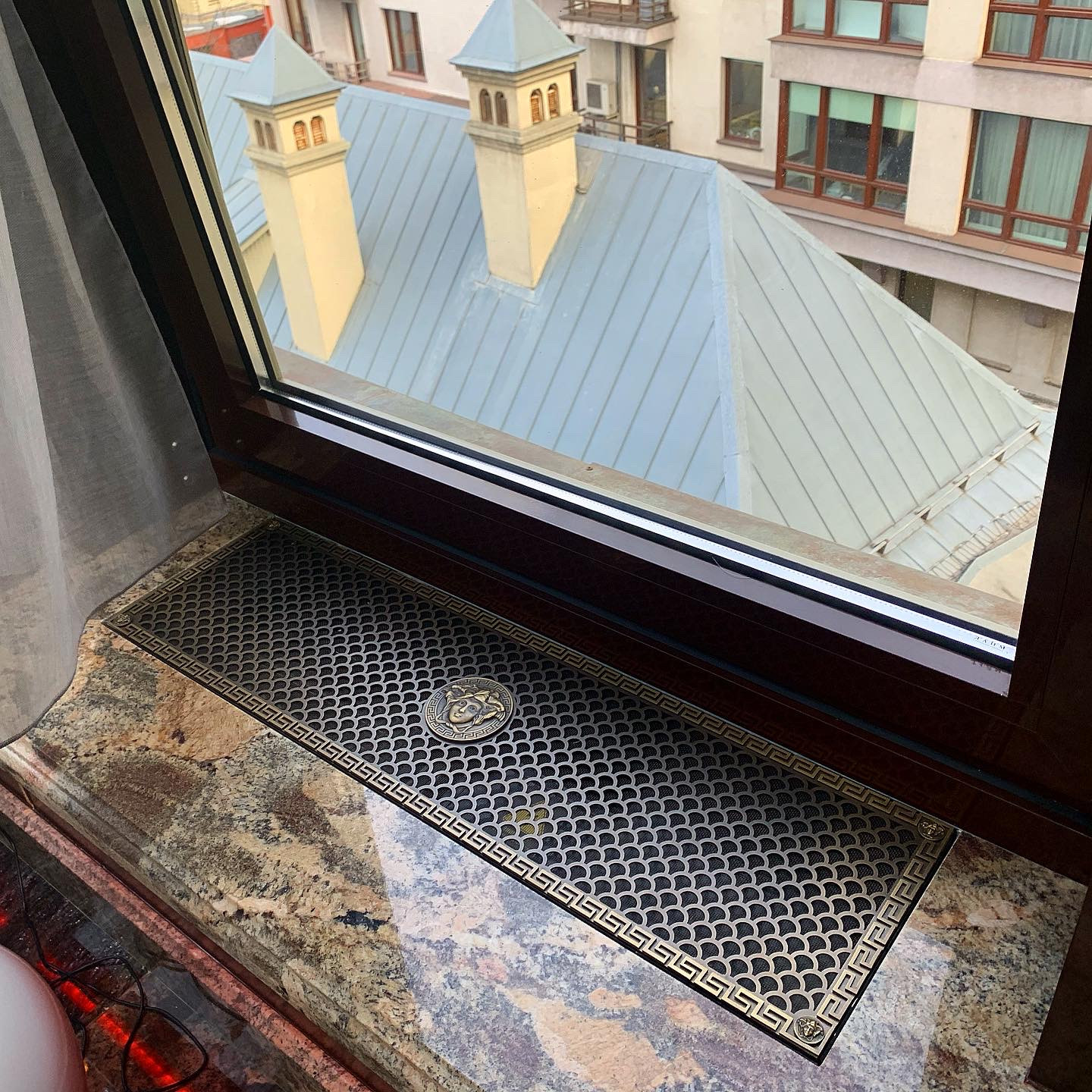 Декоративные решетки Versace