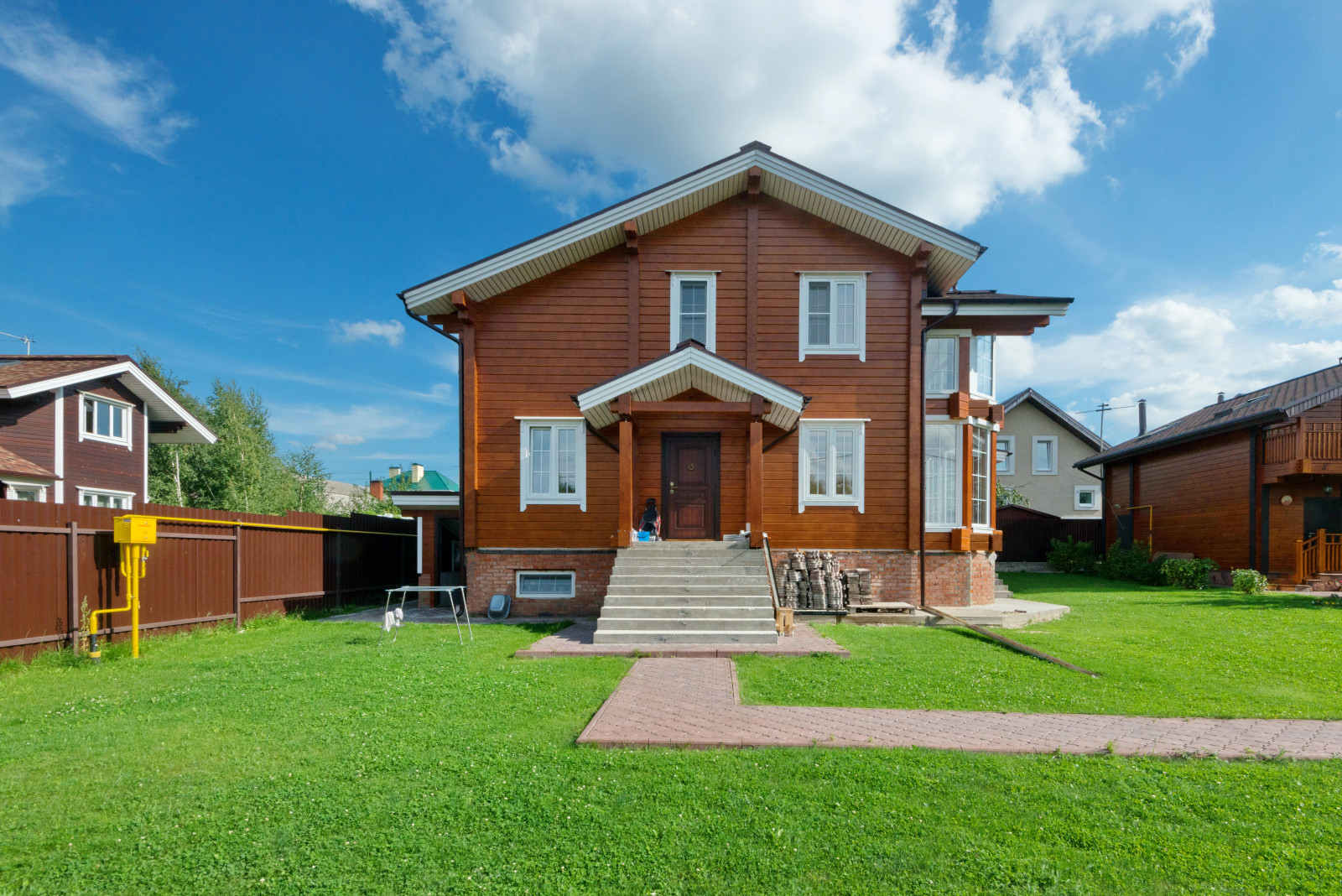 Дом из клееного бруса по индивидуальному проекту в д.Жабкино