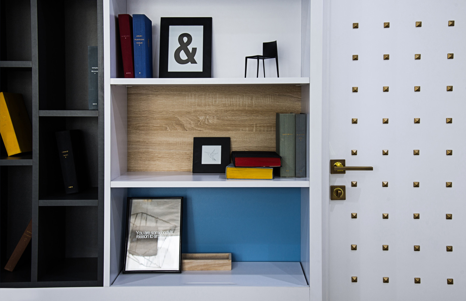 Яркий интерьер на 44 метрах