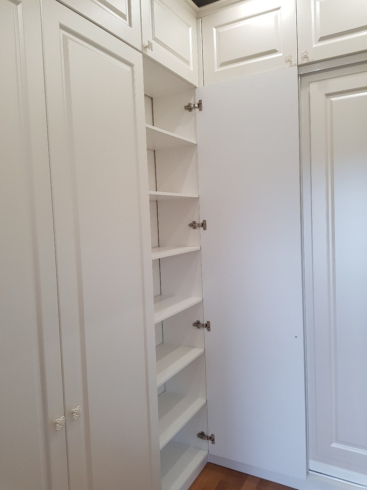 Гардеробная в частном доме.