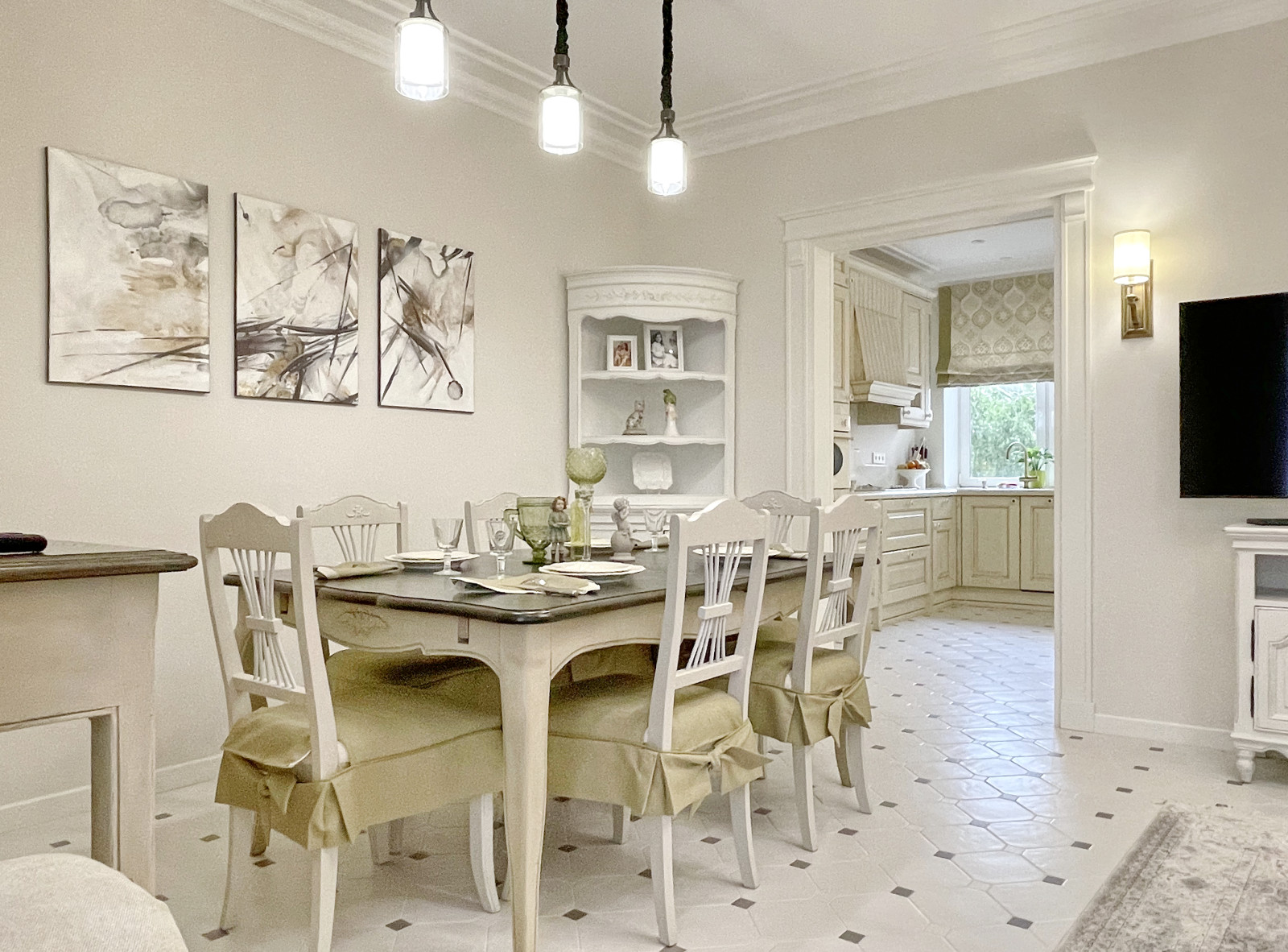 Колониальный фасон