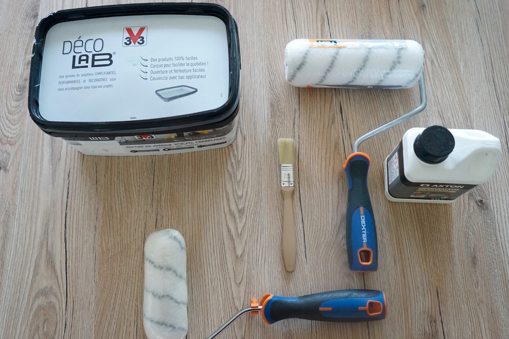 Своими рукам: Как покрасить кафельную плитку на полу в белый цвет