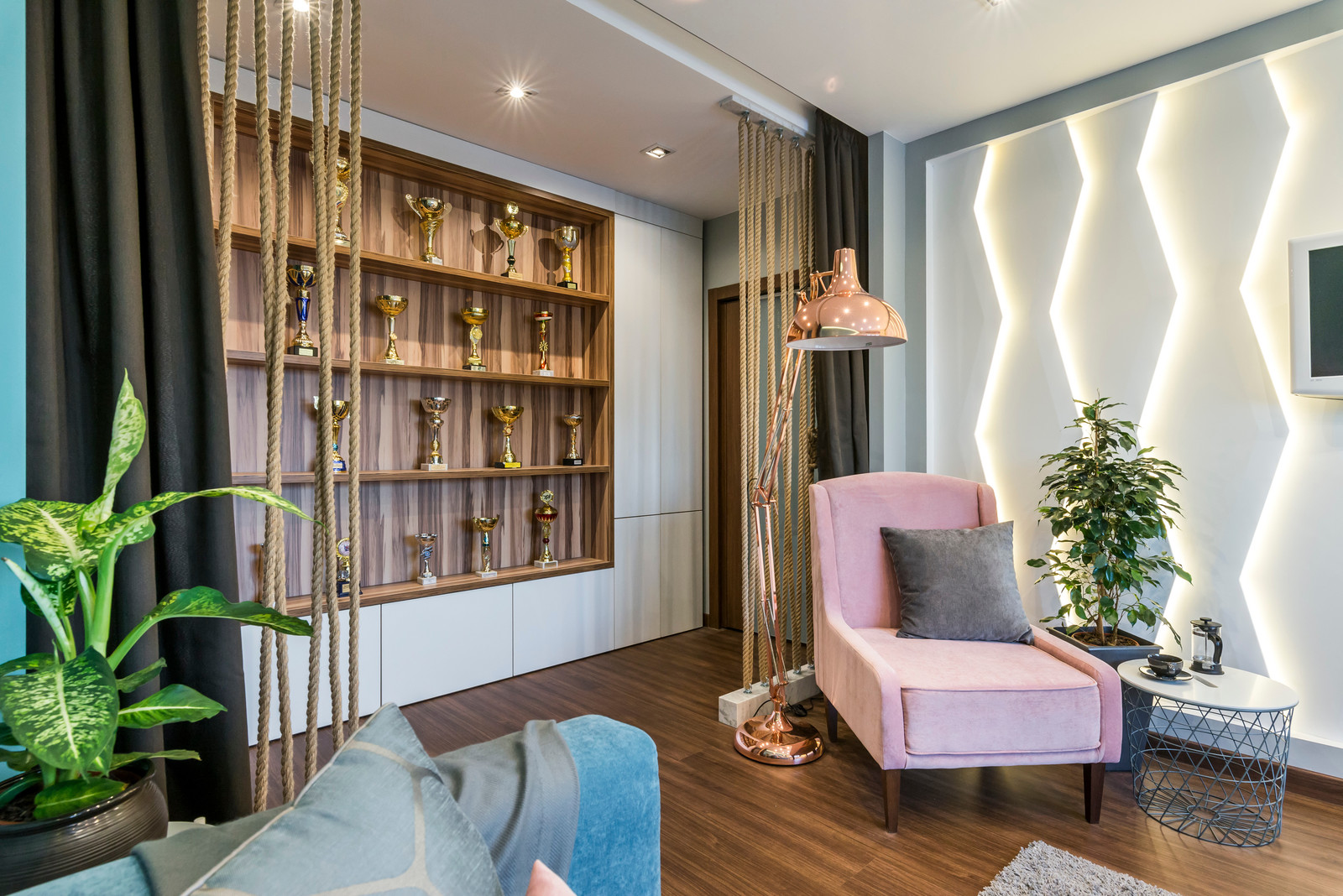 Световая панель Synthes в программе Школа ремонта