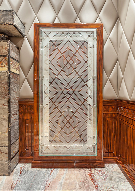 Гравировка на просветленном стекле. Москва.