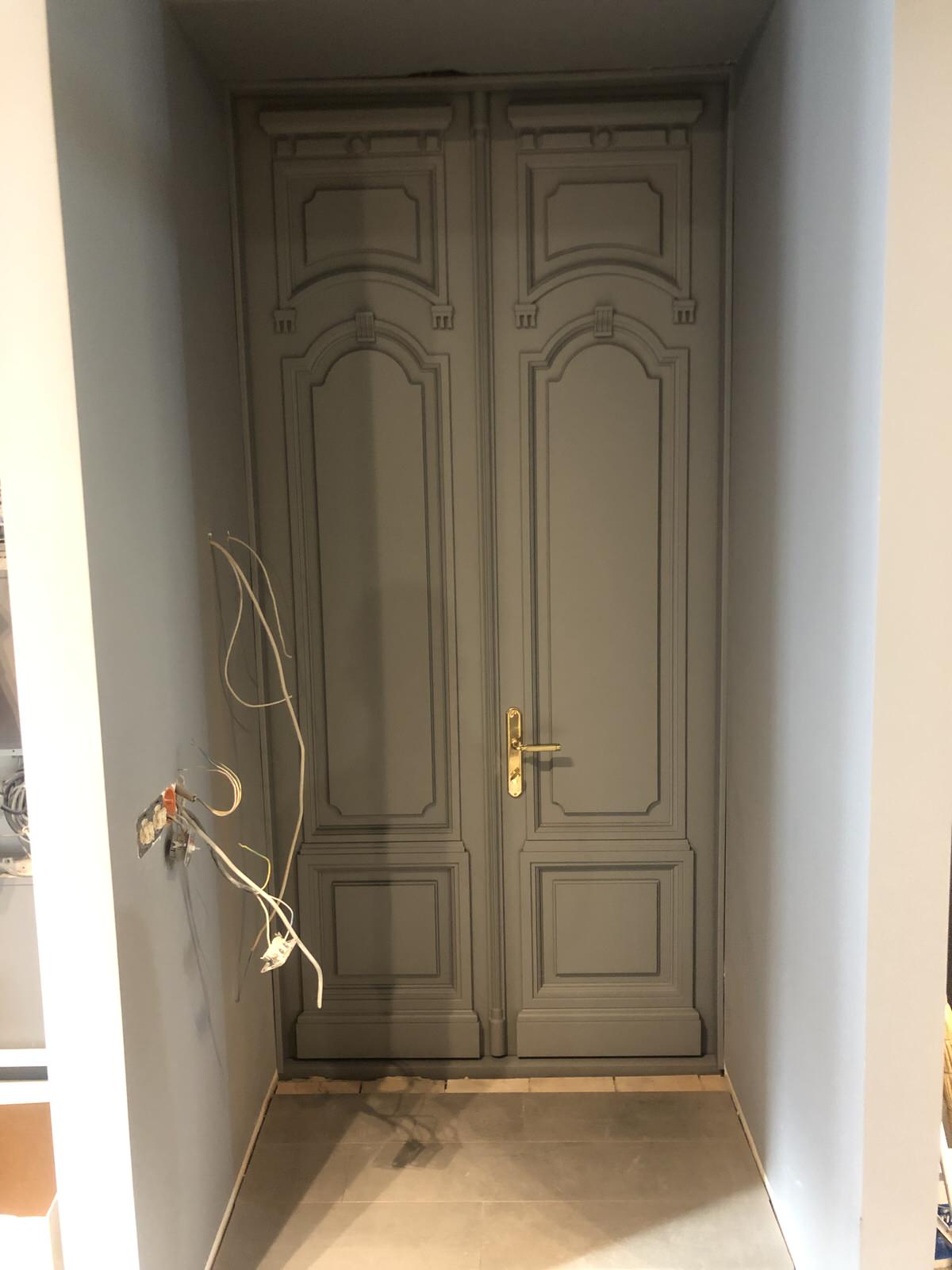 Историчсекие двери на Бронной