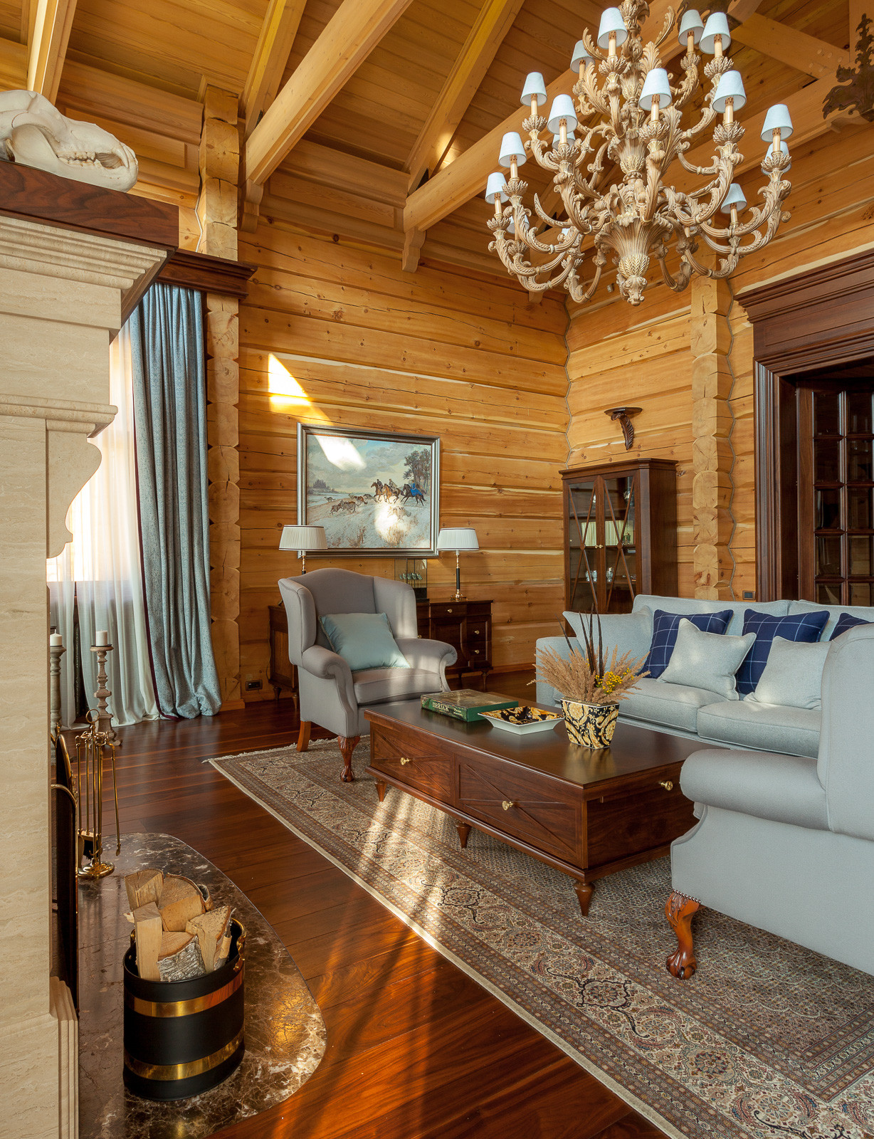 Деревянный дом в классическом стиле