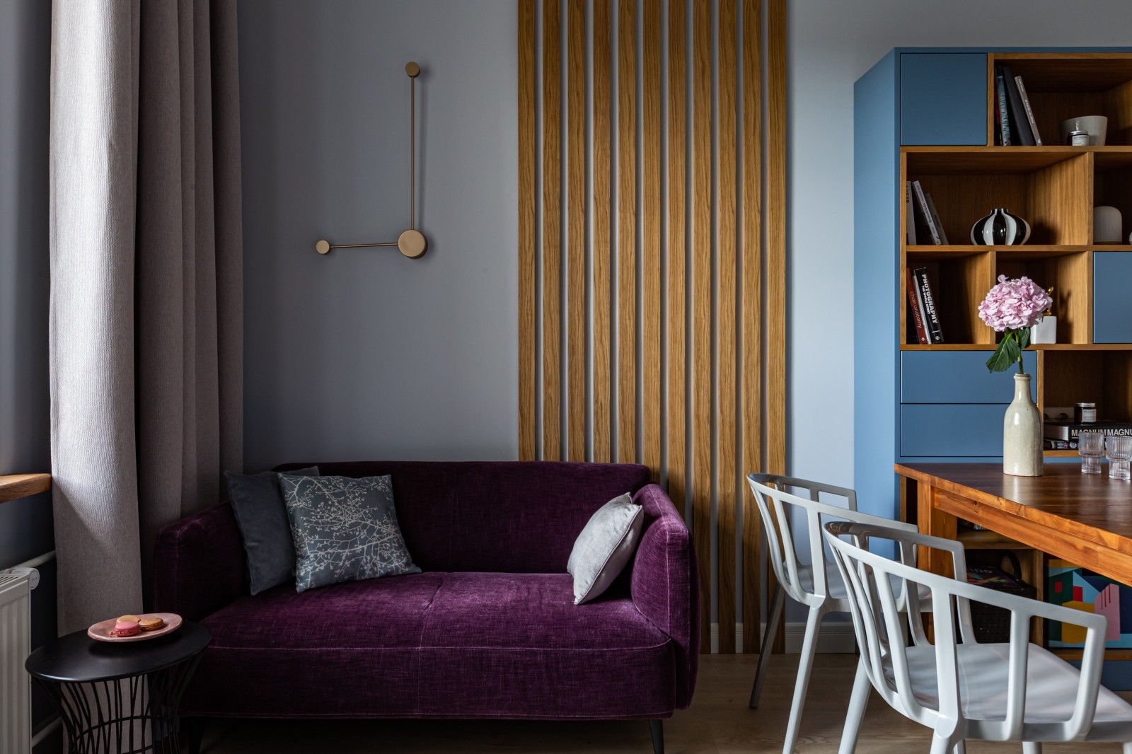 Кухня в Петергофе с высокими потолками