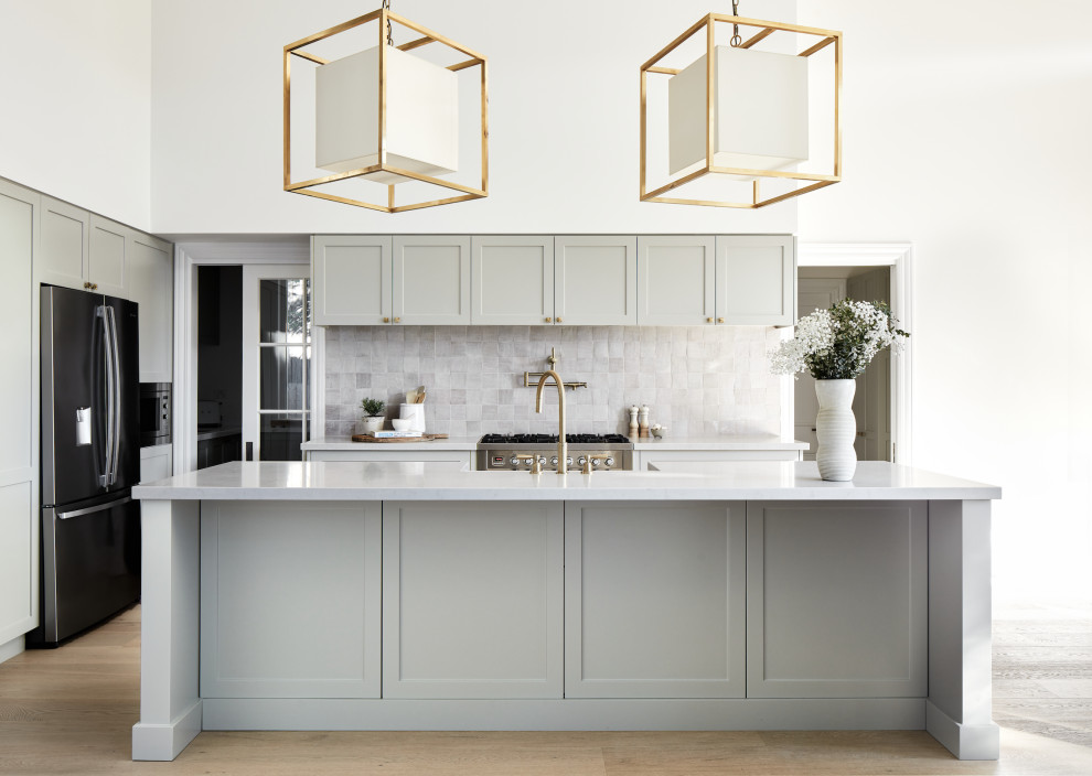 Просто фото: Необычный свет над островом