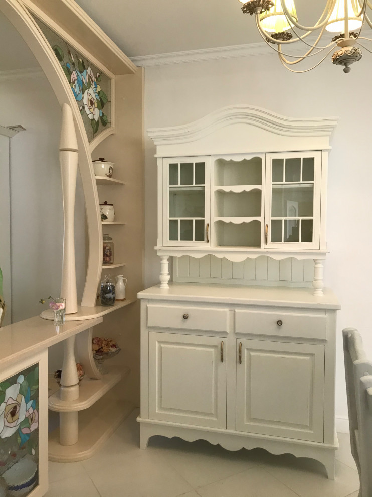 Буфет цвета бледной мяты