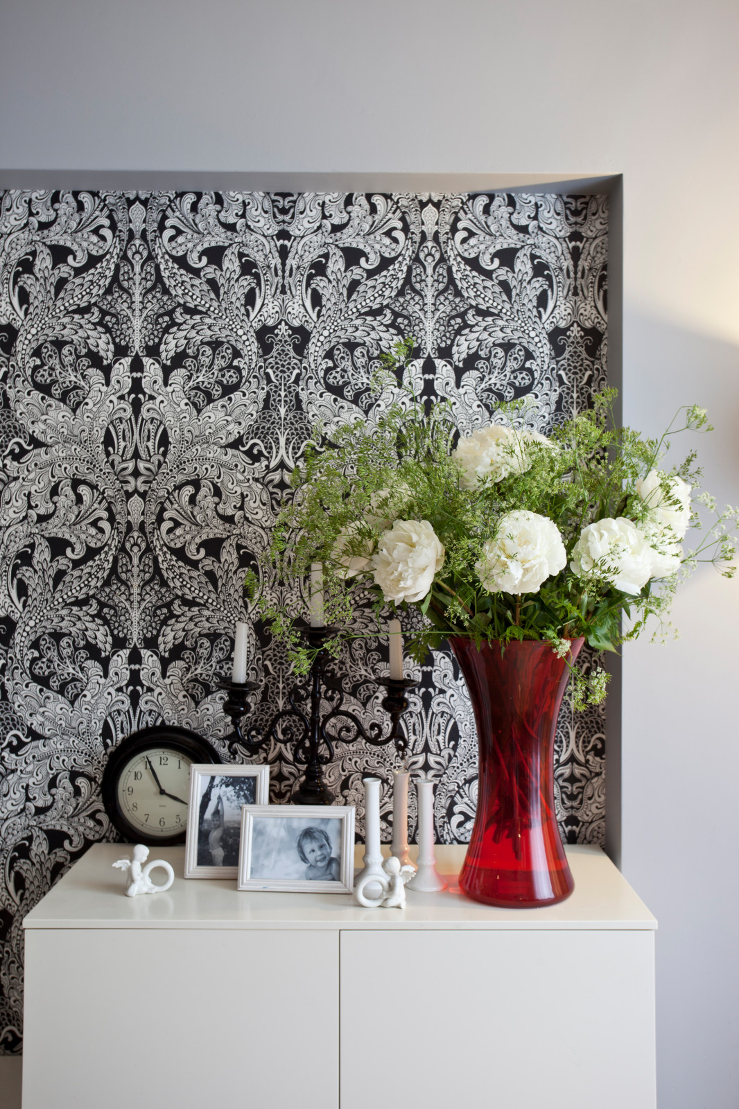 Обложка альбома: стены