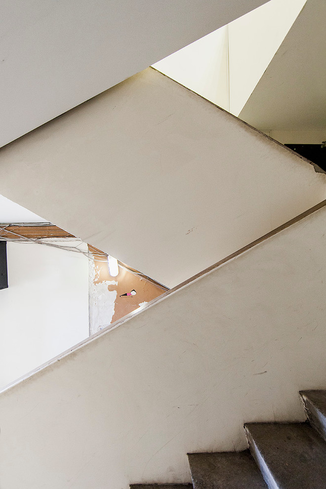 В гостях: Антон Носик и его квартира-ячейка в доме Наркомфина