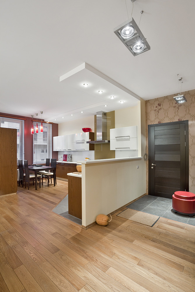 Шпон ореха и белый глянец