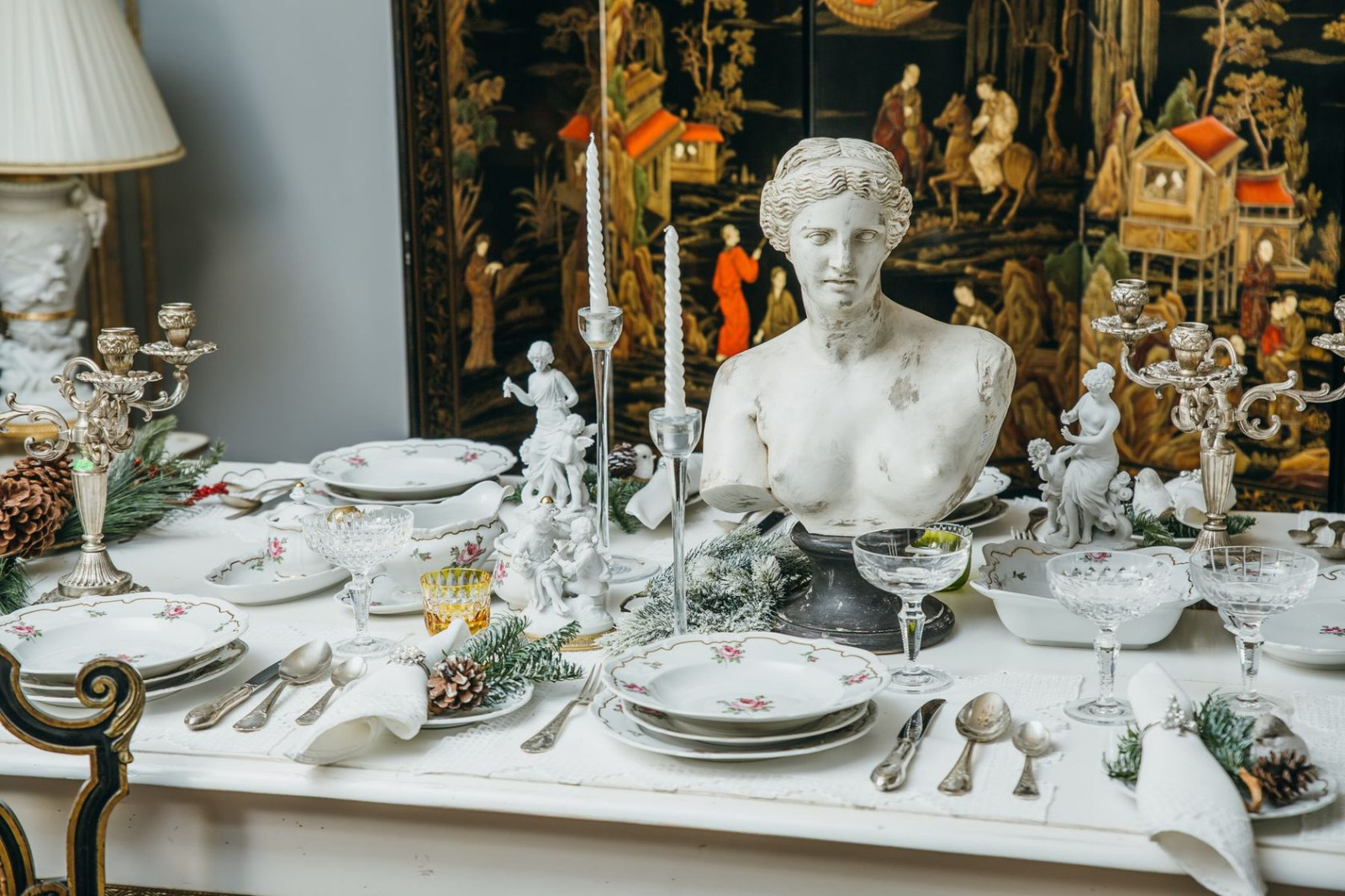 Салон предметов интерьера и антиквариата в Москве