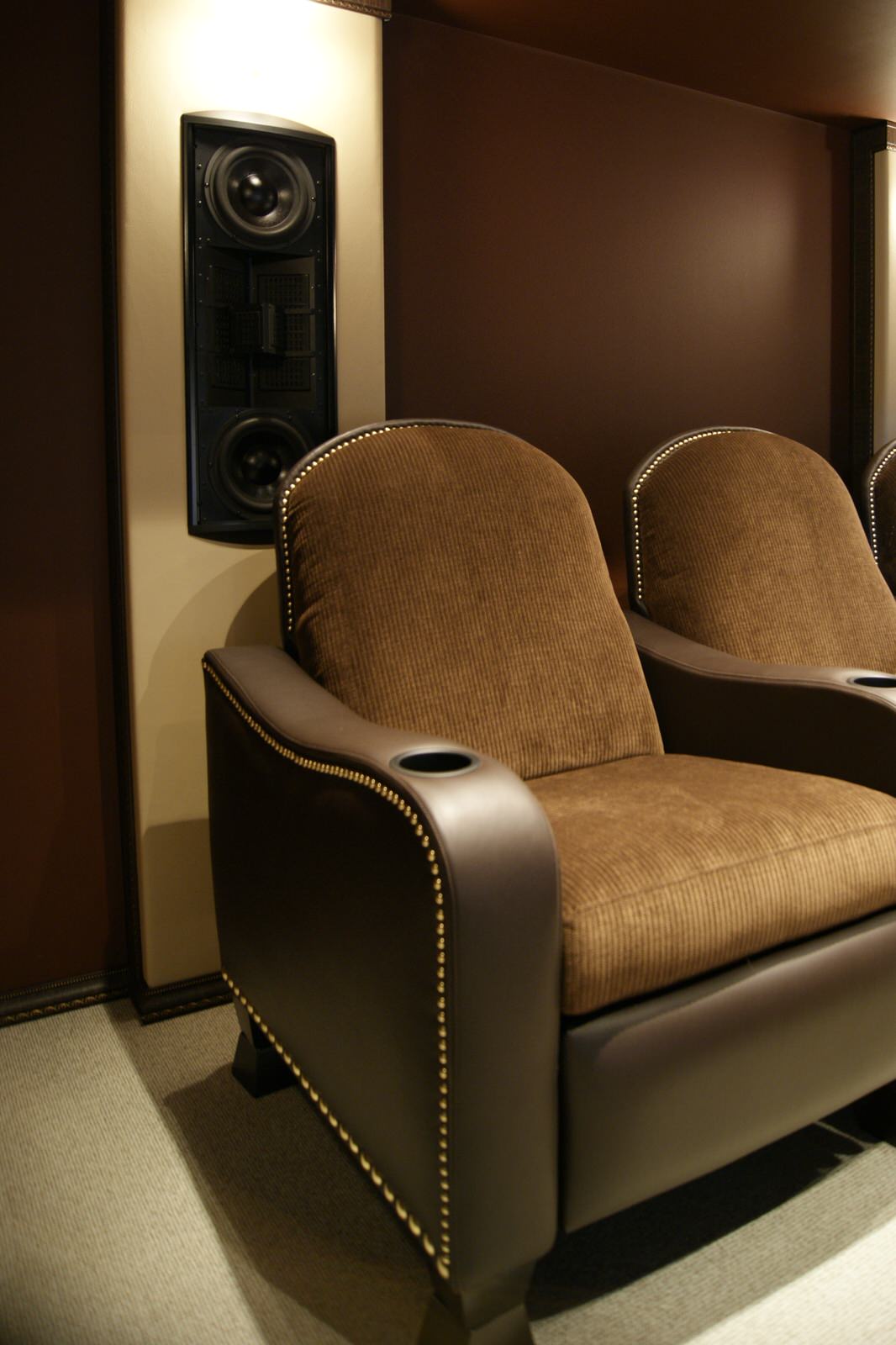 Обложка проекта: Домашний кинозал в Семиозерье