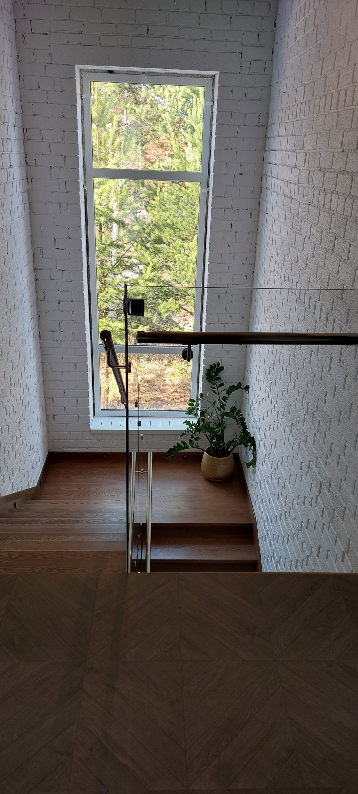 Лестничное ограждение из стекла.