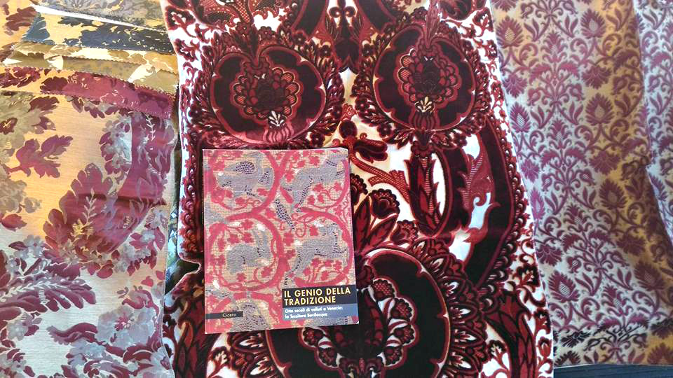 Презентация ручных тканей, изготовленных на станках 18 века