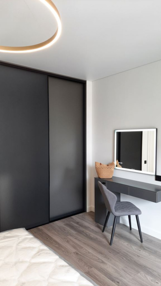 Консоль, макияжный столик и гардеробная