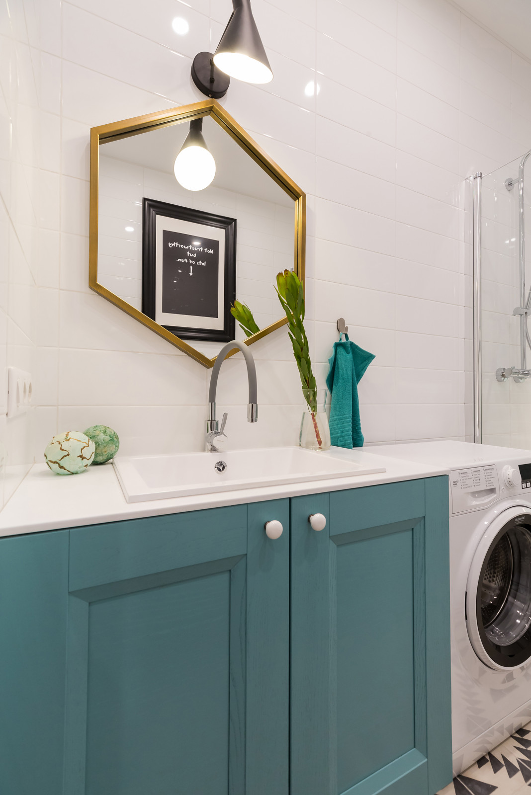 Тропическая медь на Стремянной улице