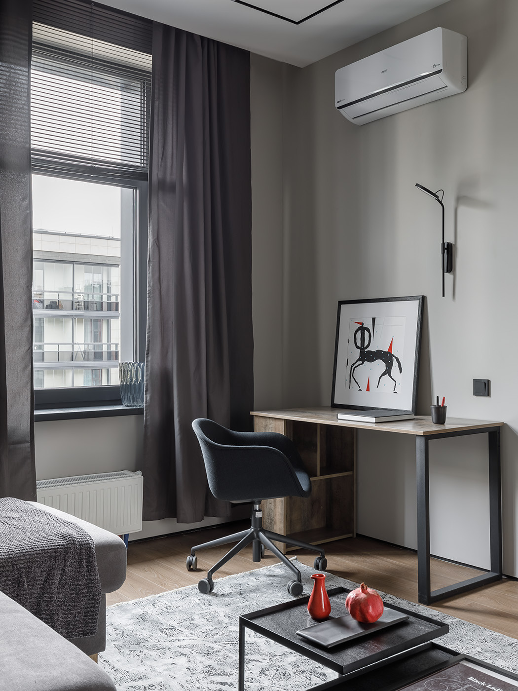 Реализованная квартира под сдачу в темных тонах в ЖК Притяжение