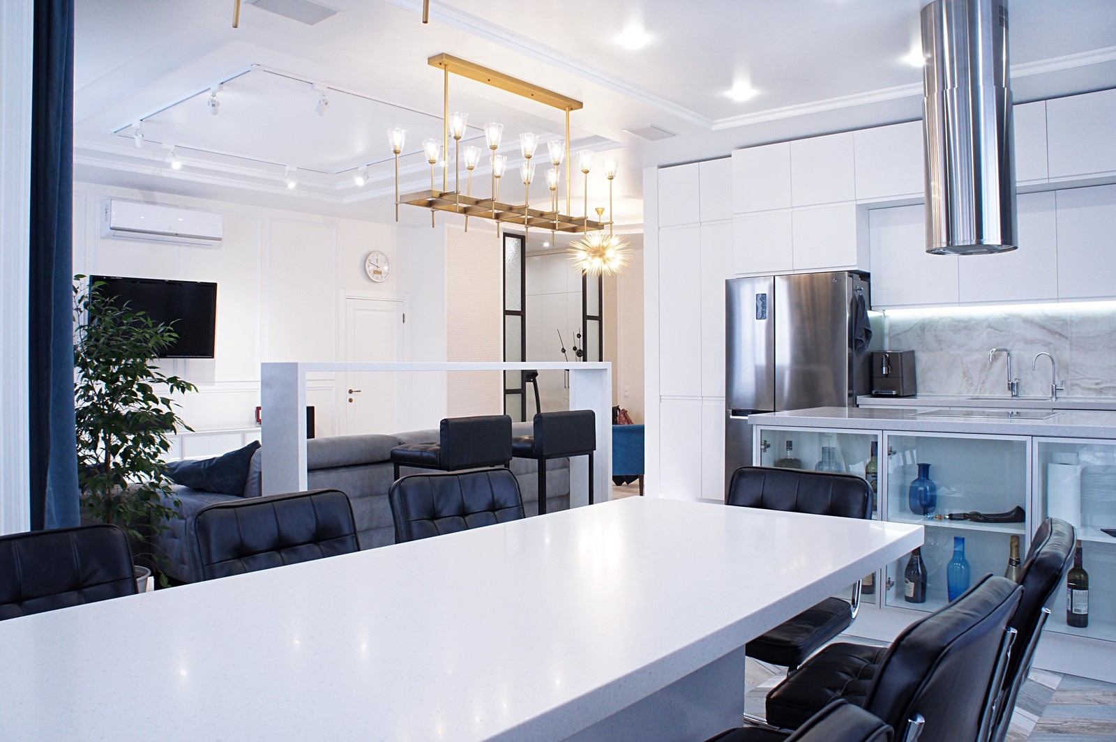 Неоклассика и модернизм в новосибирской квартире