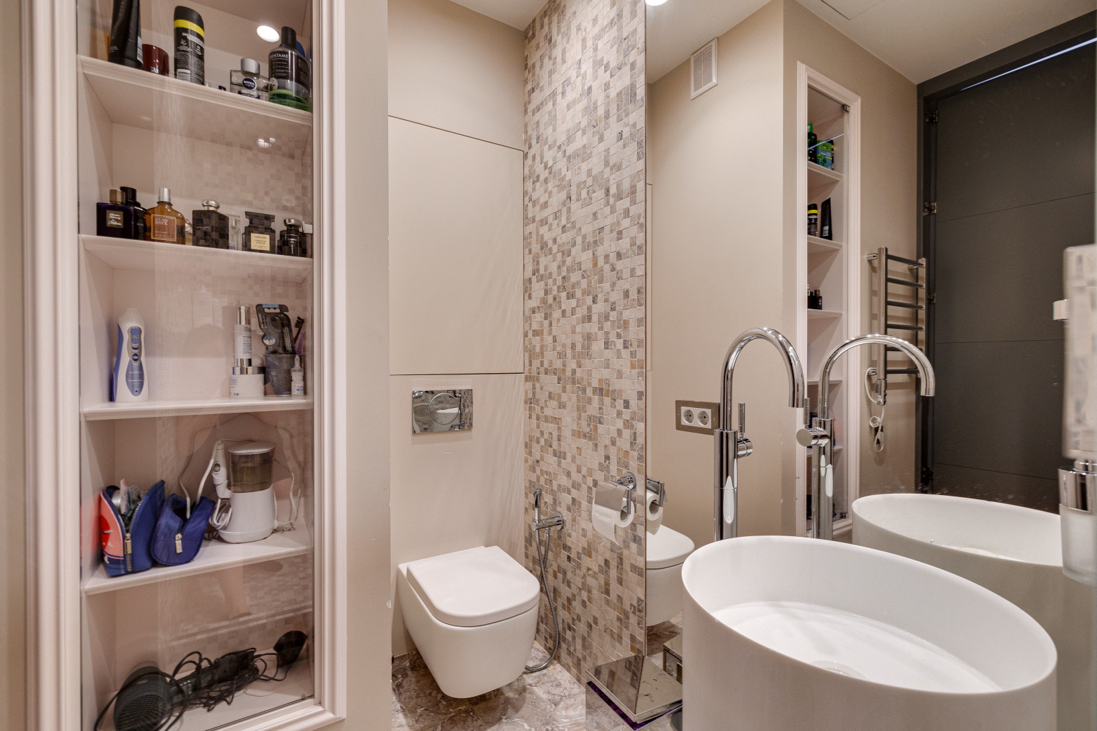 Обложка проекта: Просторная квартира для троих: 187 м2 современной классики в роскошном исполнени