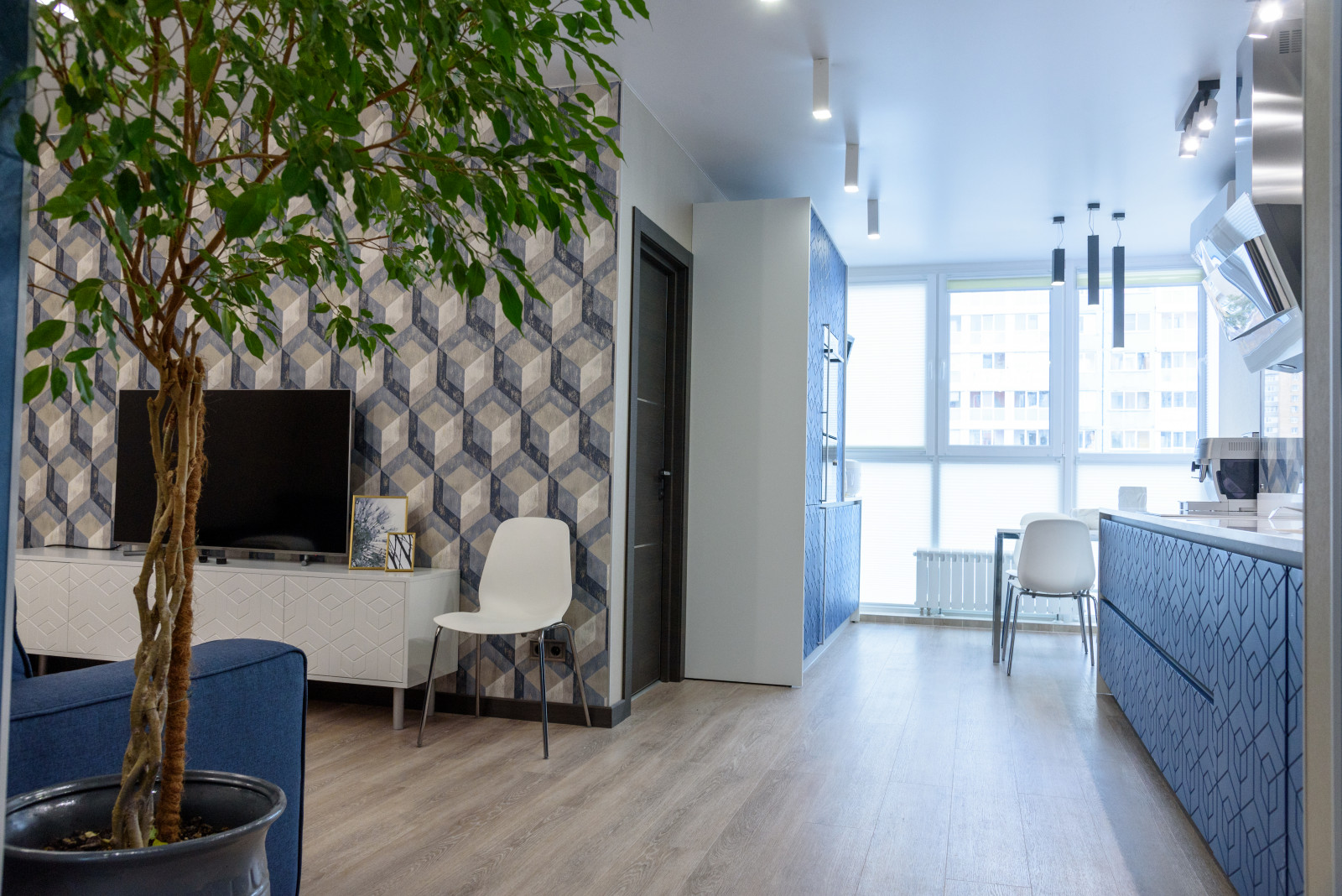 Город в синем