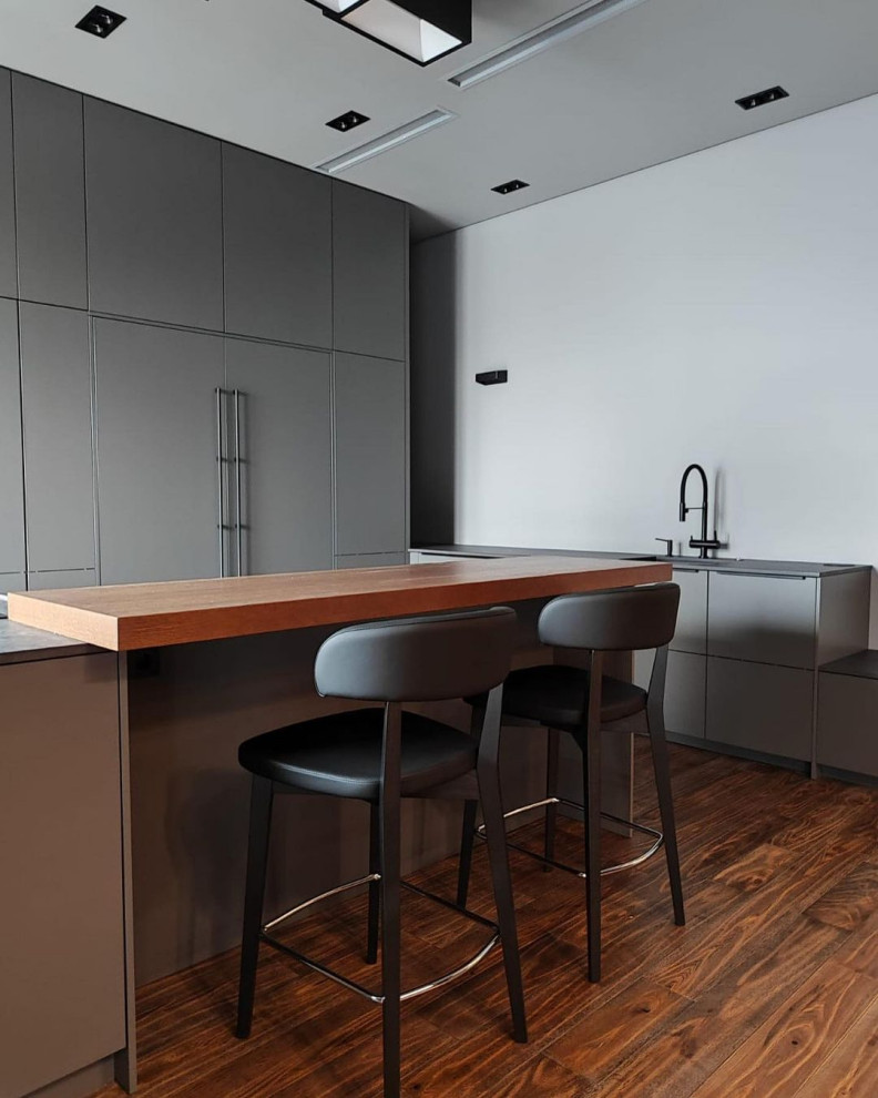 Элегантный остров с акцентной парящей столешницей