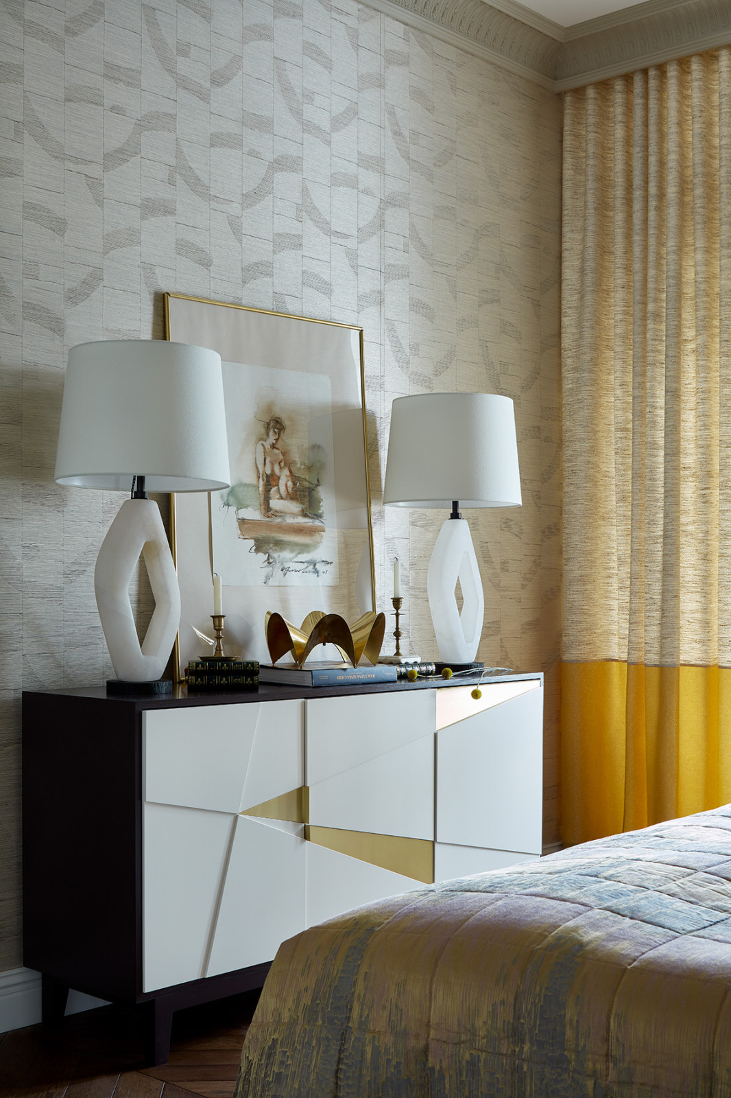 Houzz тур: Современная классика в серых тонах