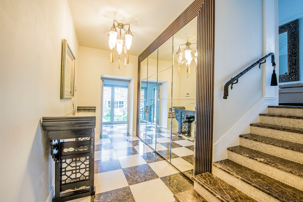 Дом с бассейном