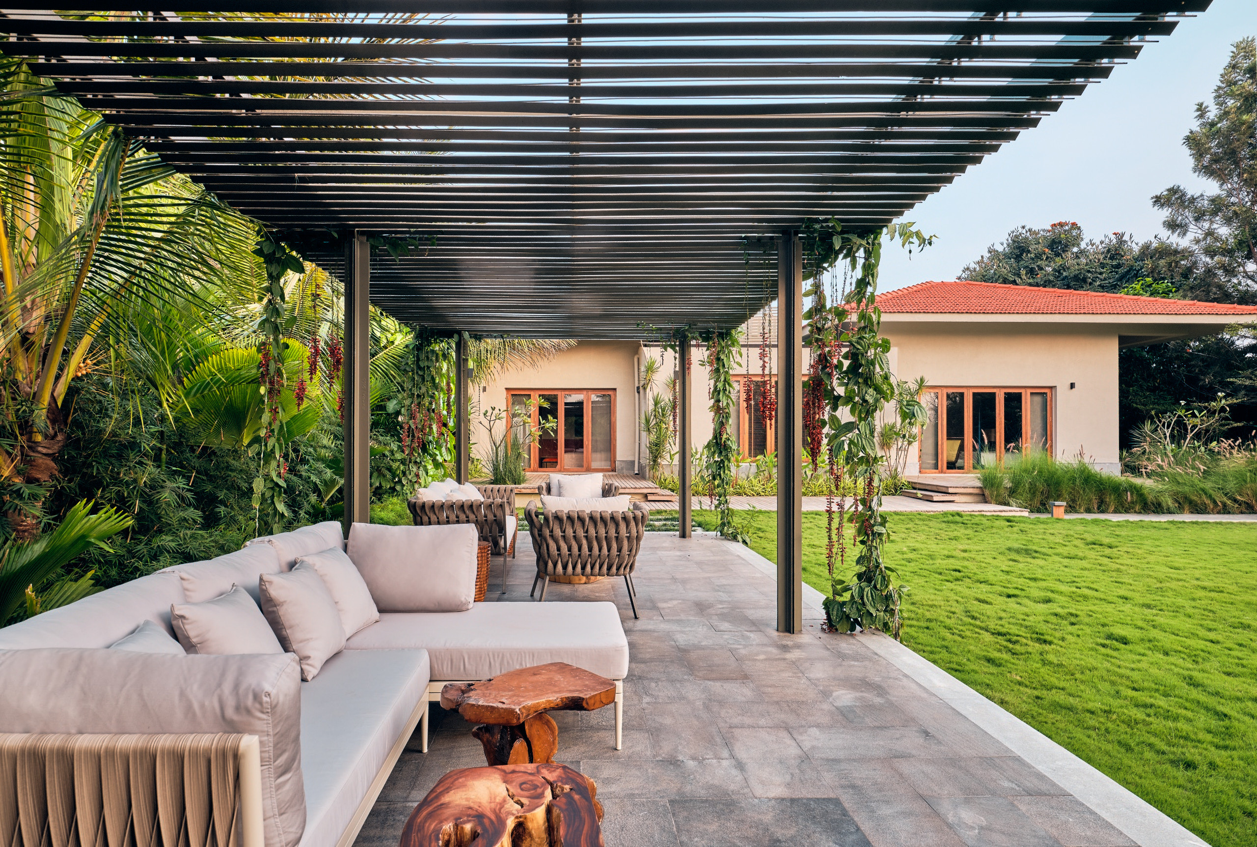 Houzz Индия: Большой дом в тропическом стиле