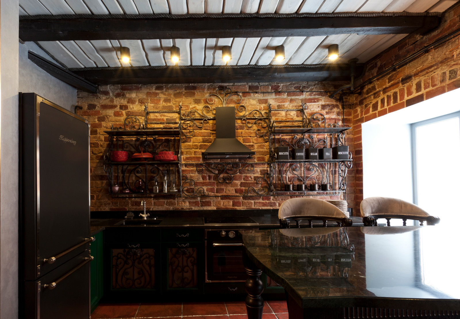 Фотографии квартиры в старинном особняке