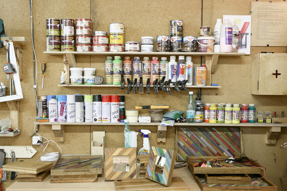 Портрет: Антон Коротков — кудесник зеркал и панно