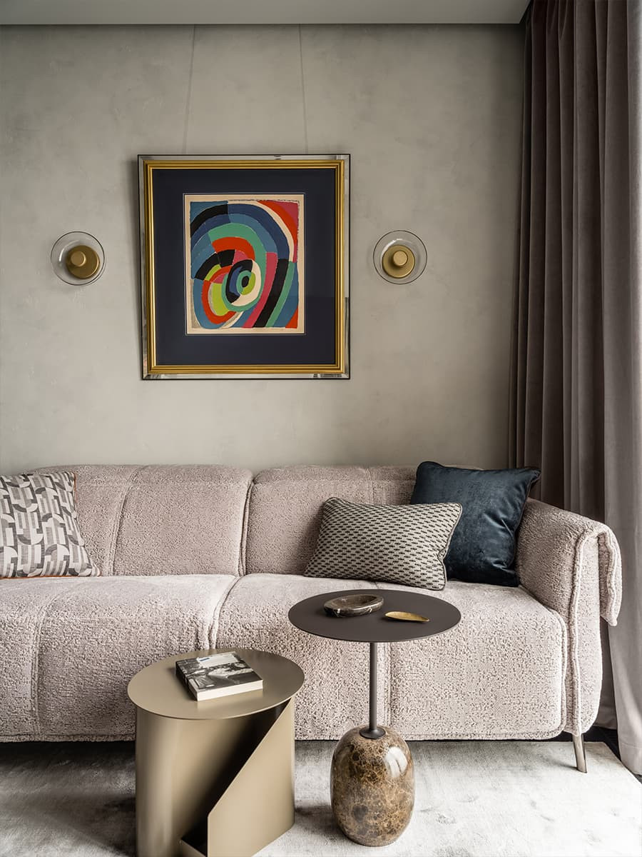 Обложка проекта: Ковры в интерьере квартиры для семьи кинопродюсера