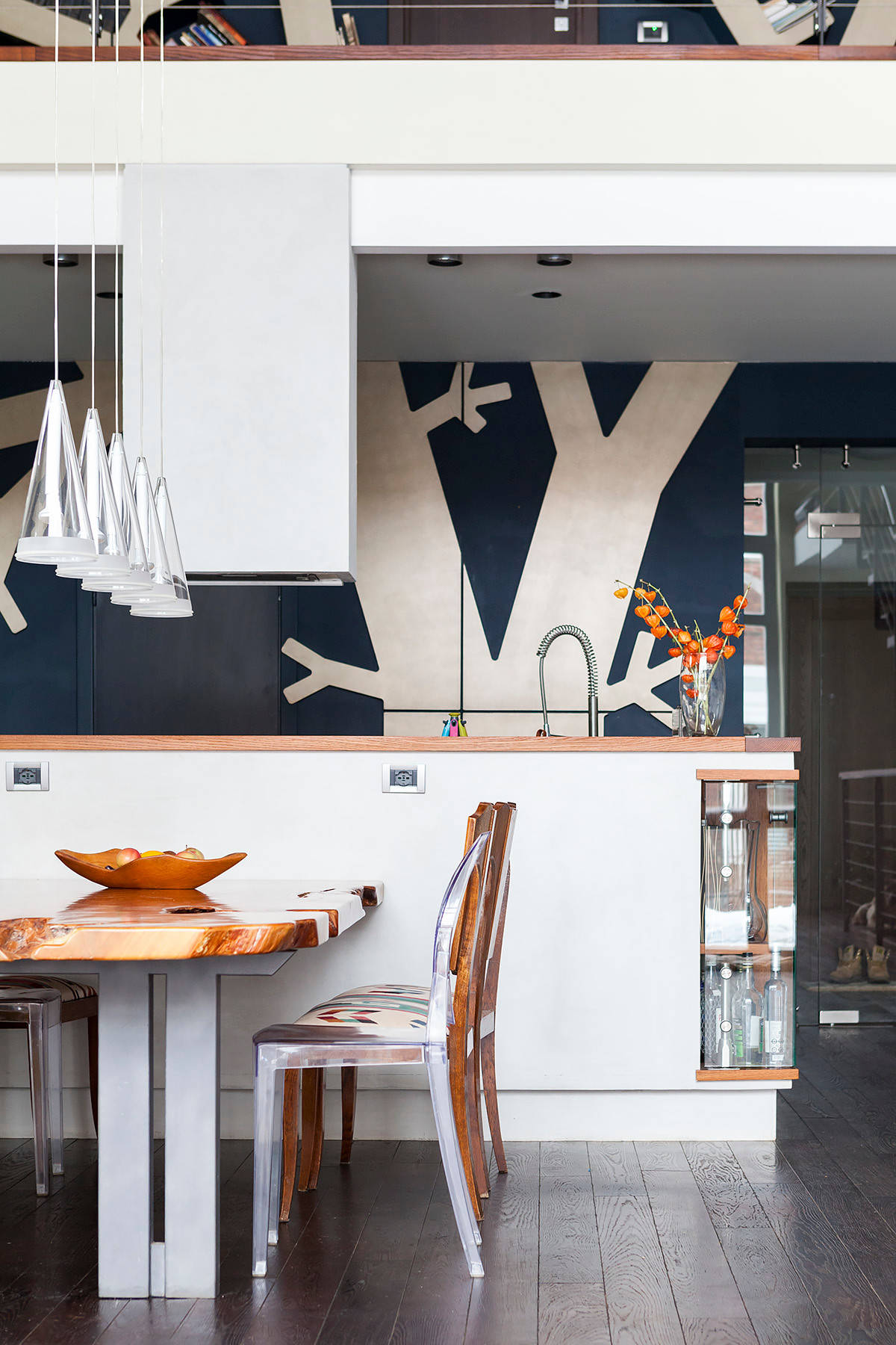 В гостях: Дерево в облаках — посреди загородного дома