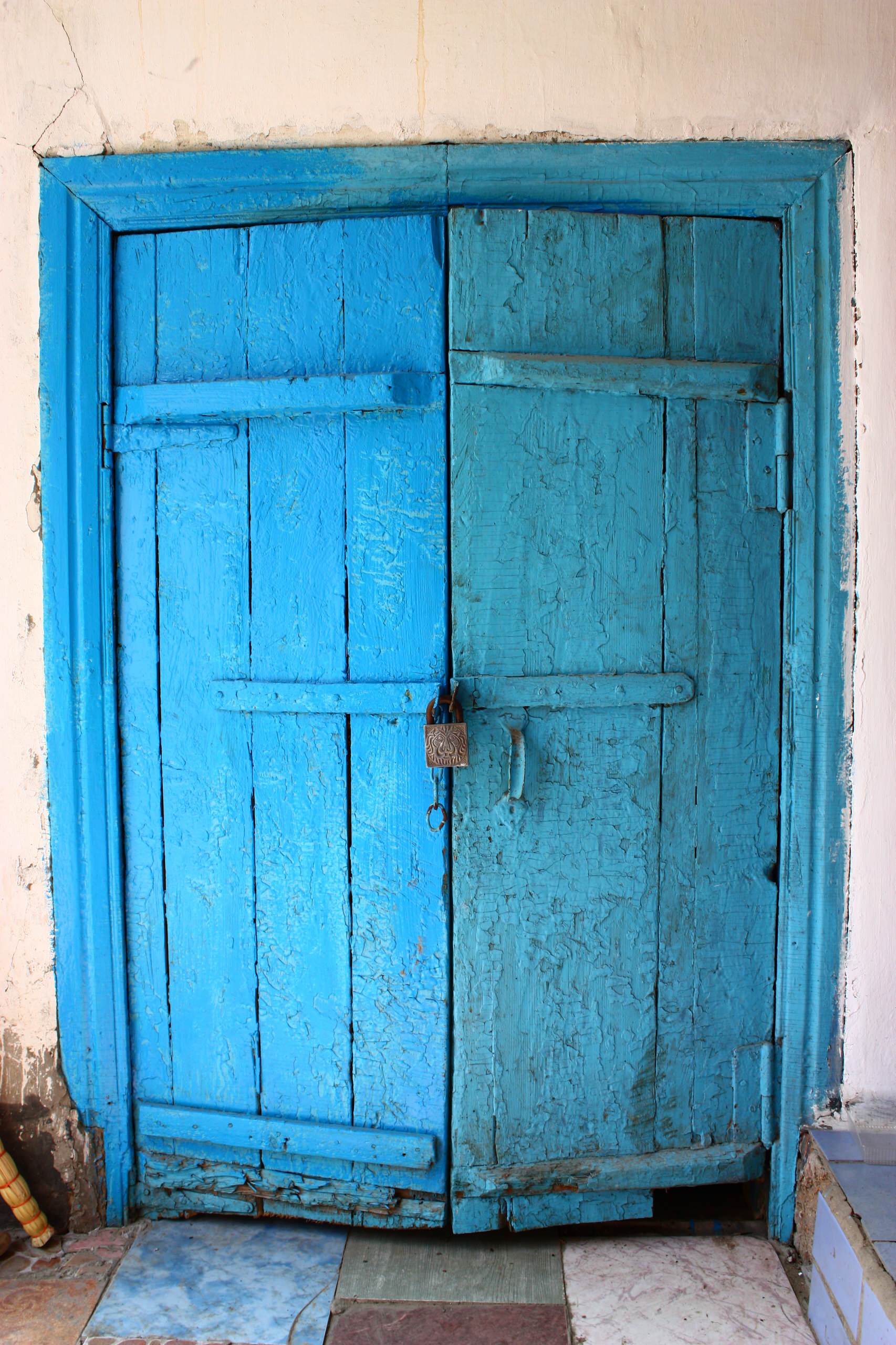 Как правильно: Как не вздрагивать от каждого шороха, если вы один дома