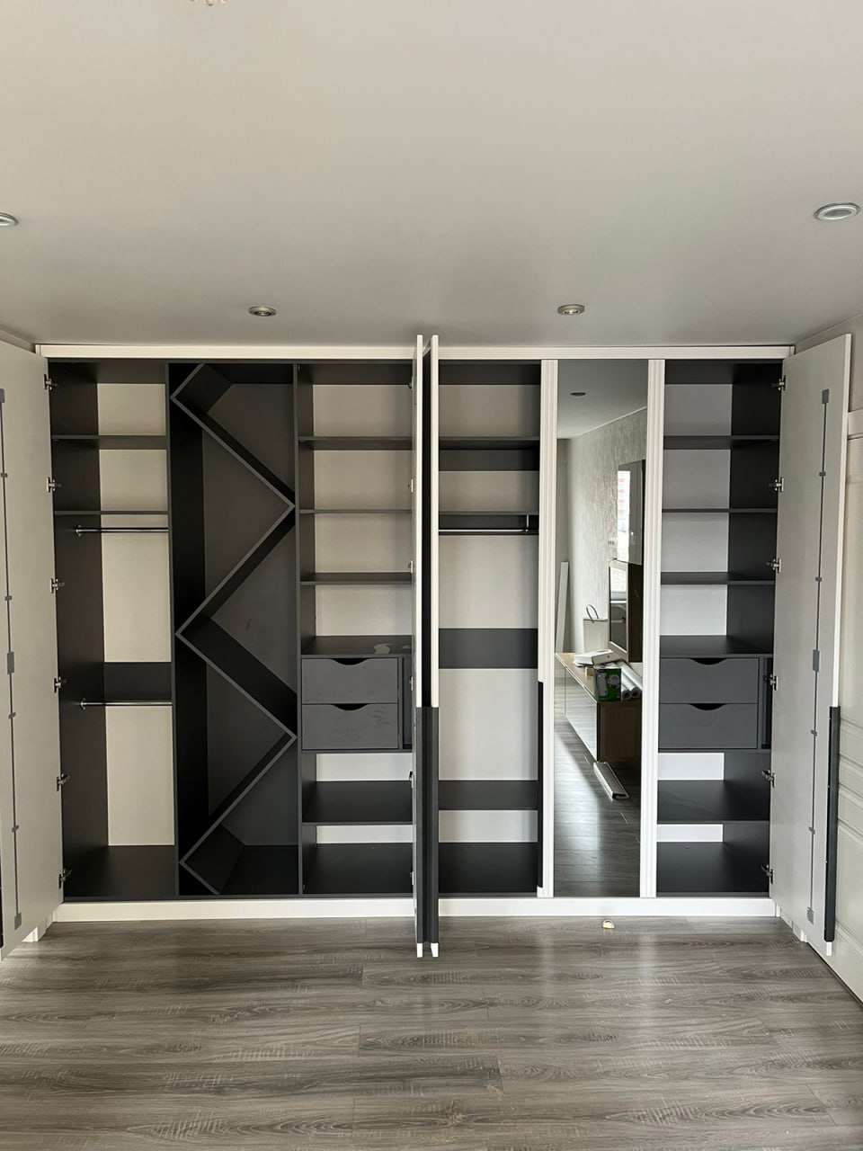 Обложка проекта: Шкаф распашной.