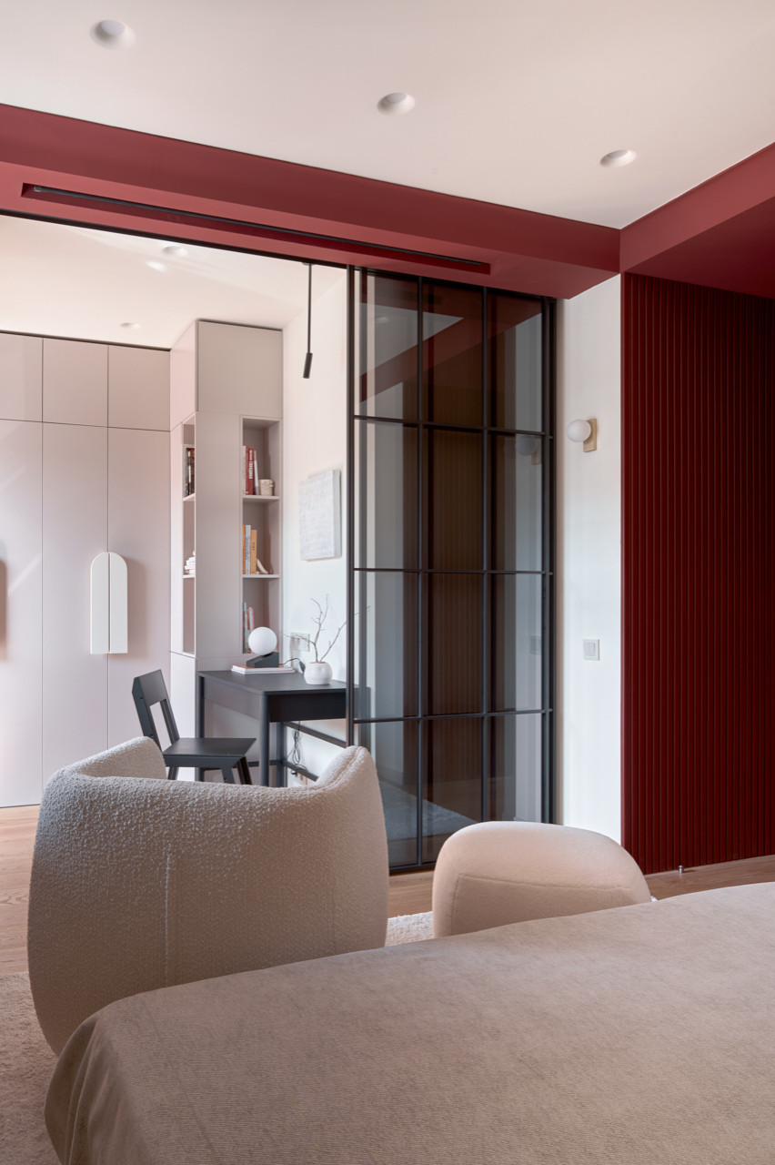 Спальня с багровым порталом