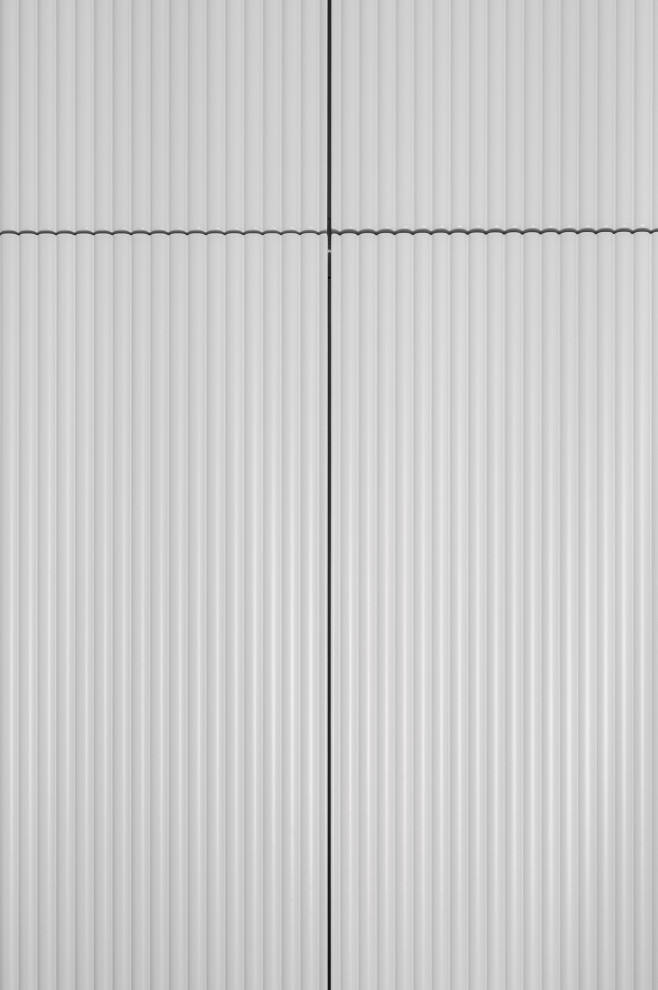 Шкаф с декоративной аркой