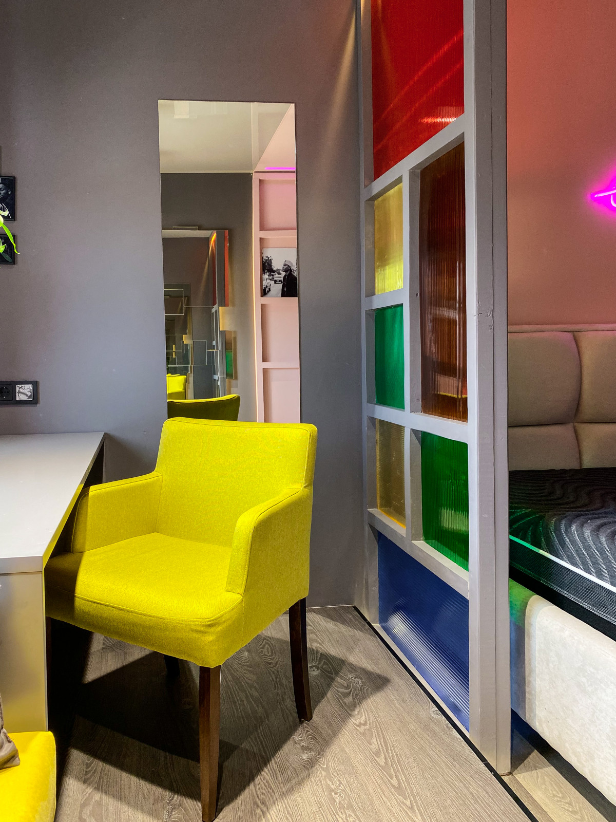 Обложка проекта: Битва дизайнеров ТНТ,стул Gruppo 396 Элий