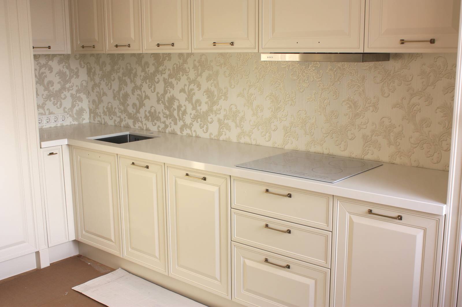 Обложка проекта: Кухонная столешница из кварцевого агломерата Radianz т.40мм