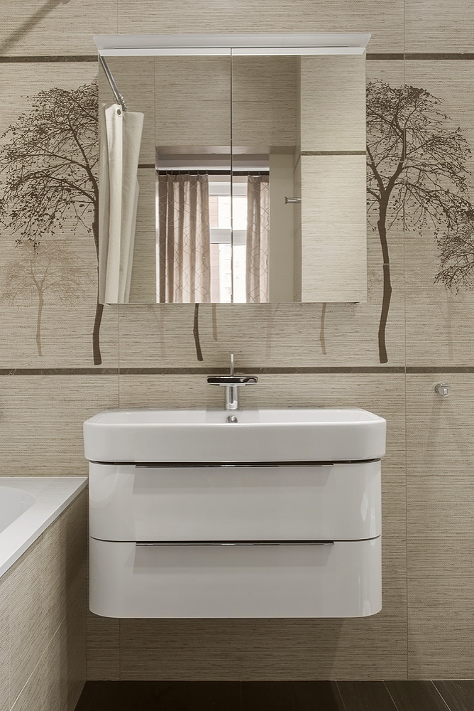 Современная квартира в Санкт-Петербурге с видом на озеро.