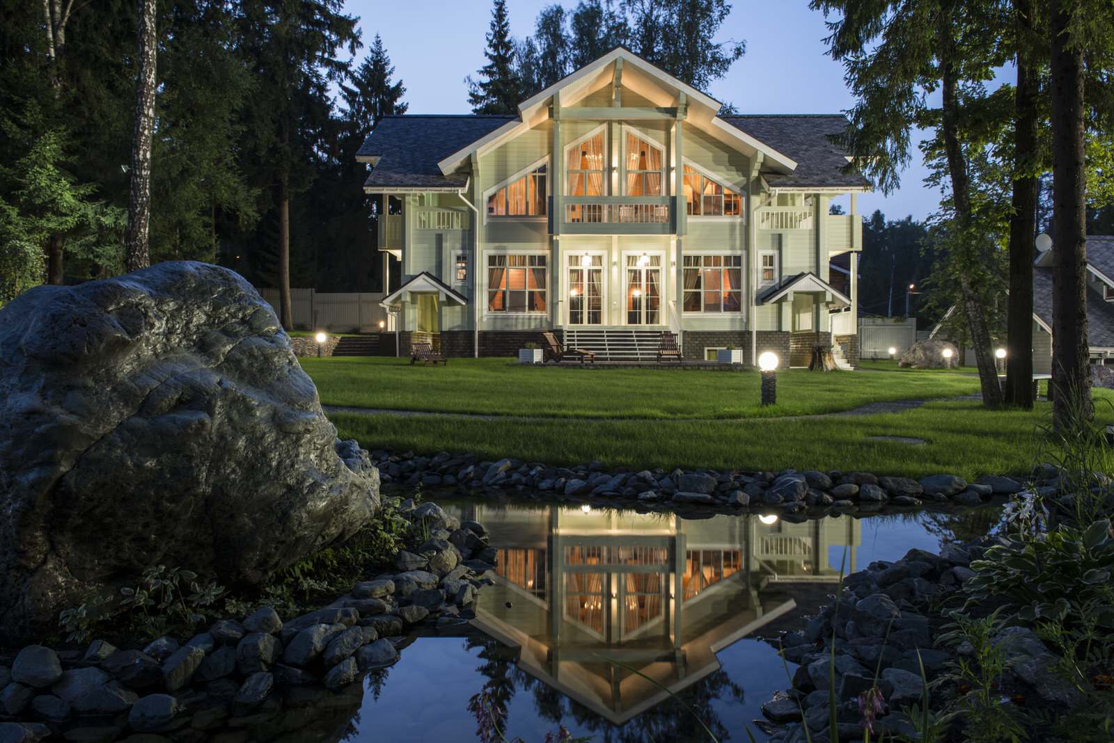 Под одной крышей