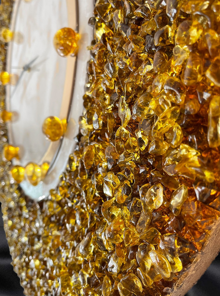 Обложка проекта: Часы «Янтарный браслет