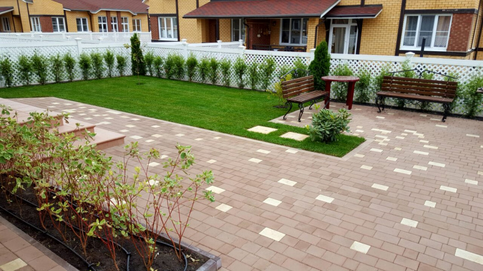 Маленький зеленый участок в процессе роста